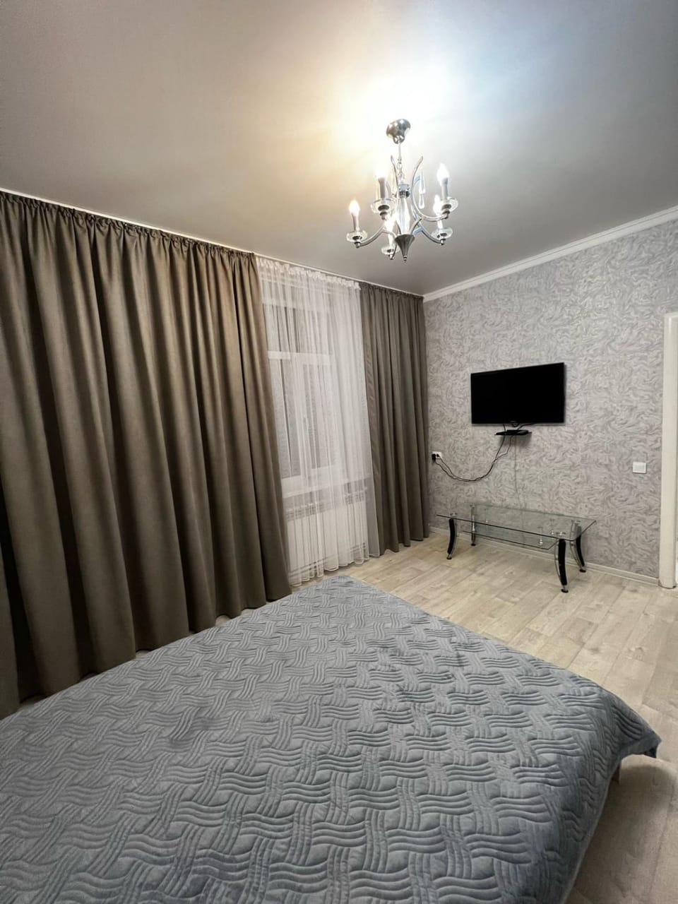 Bed, TV and multimedia, Bedroom