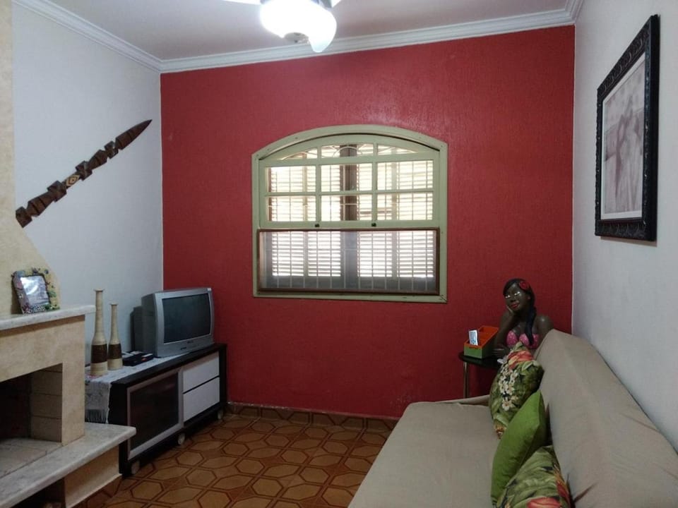 Bed, Living room, Bedroom, fireplace