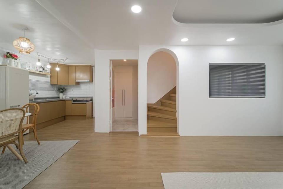 Split Level House in Hongdae Apartment in Seoul