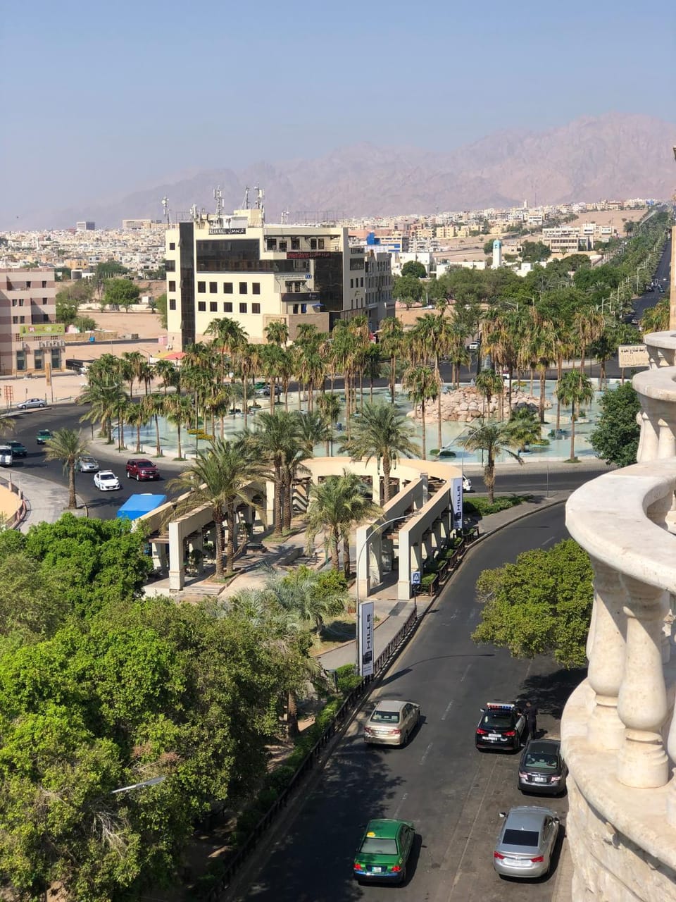 Day, Neighbourhood, Natural landscape, Bird's eye view, City view, Street view
