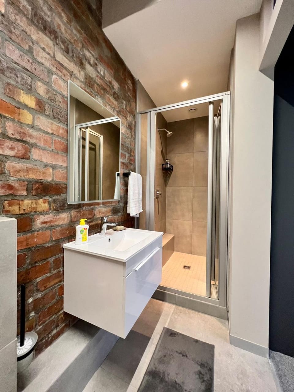 No load-shedding Spacious Apartment Apartment in Cape Town