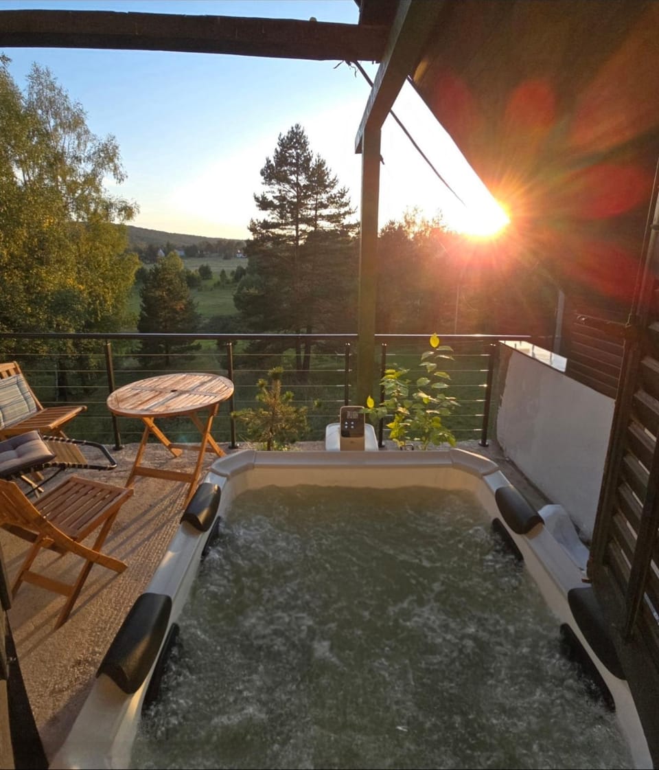 Day, Natural landscape, Hot Tub, View (from property/room), Balcony/Terrace, Balcony/Terrace, Seating area, Sunset