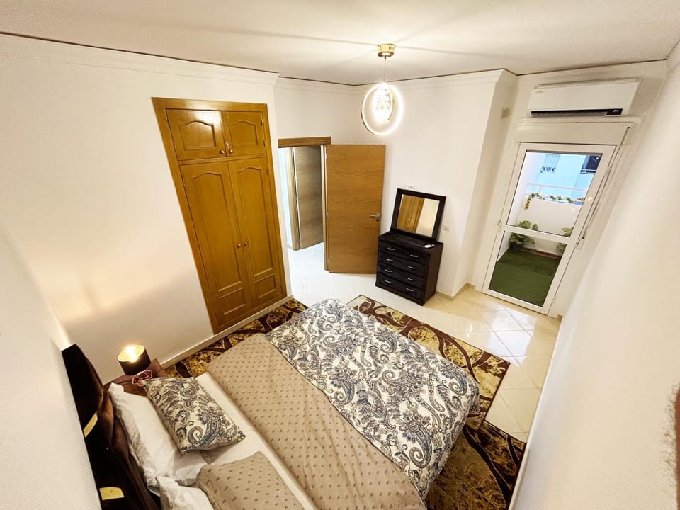 Bed, Photo of the whole room, Bedroom, wardrobe, air conditioner