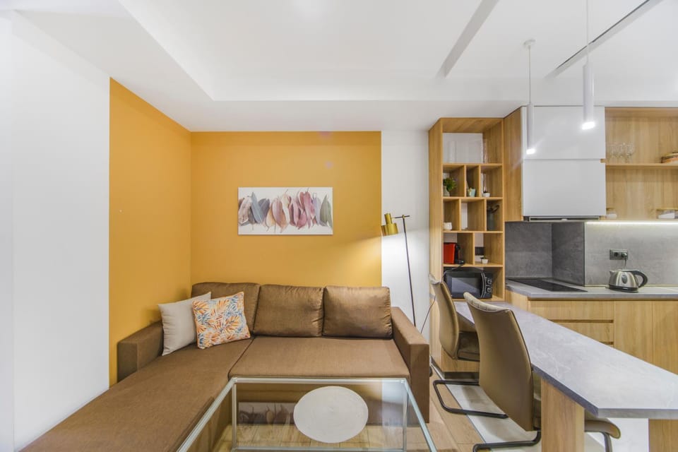 Communal lounge/ TV room, Photo of the whole room, Dining area