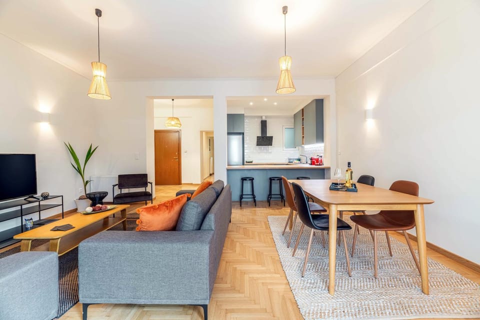 Seating area, Dining area