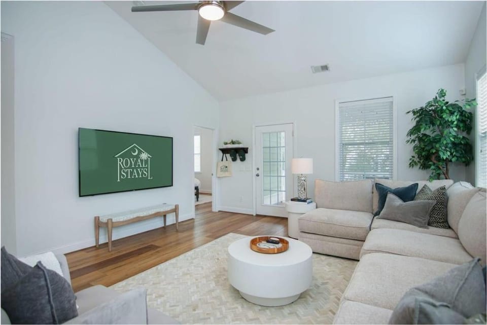 The Jade, Park Circle, Mins to Dwtn and Beaches House in North Charleston