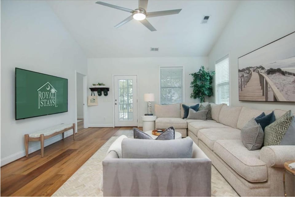 The Jade, Park Circle, Mins to Dwtn and Beaches House in North Charleston
