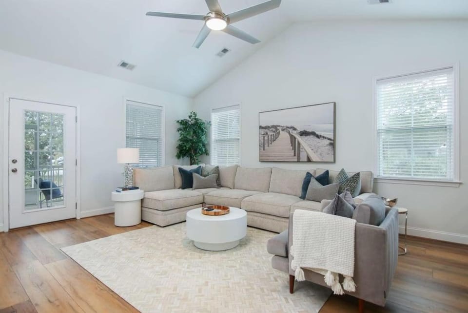 The Jade, Park Circle, Mins to Dwtn and Beaches House in North Charleston
