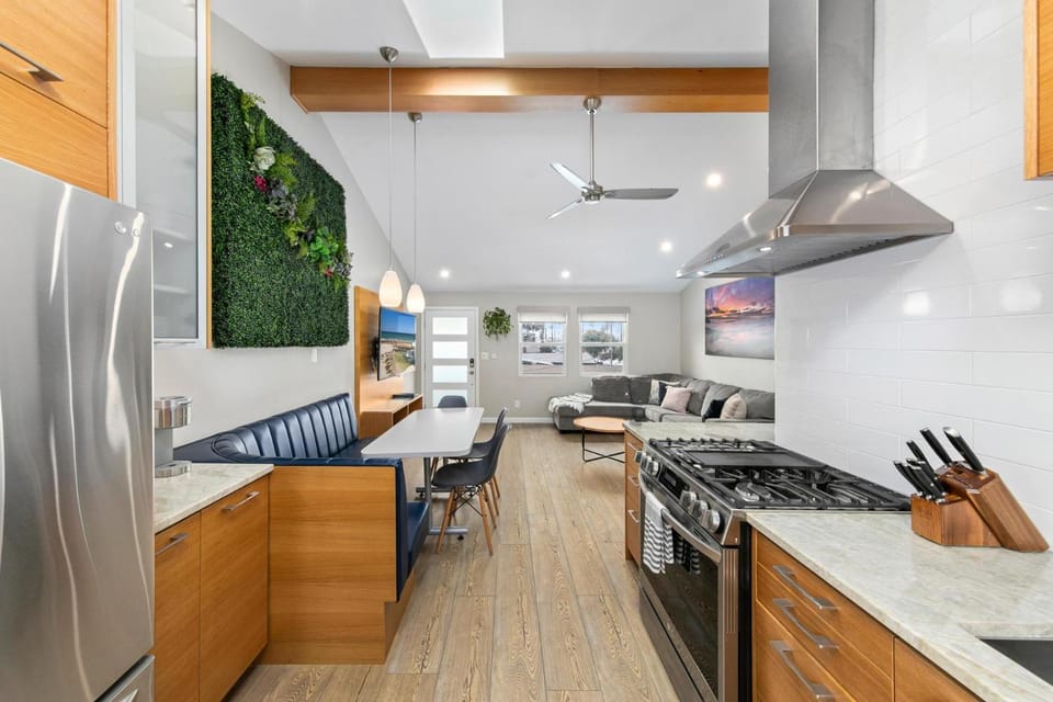 Kitchen or kitchenette, Photo of the whole room