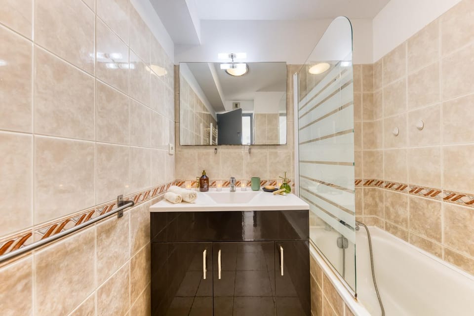 Cocon lumineux au centre de Tarbes, terrasse privée au soleil, confort tout inclus Apartment in Occitanie