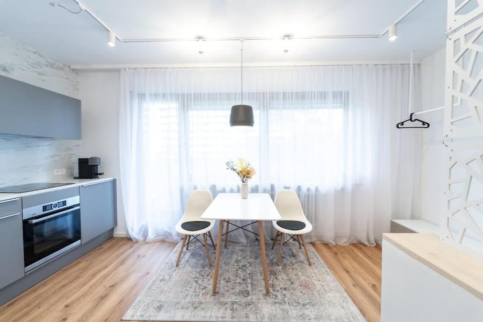 Kitchen or kitchenette, Living room, Dining area, pet friendly, stove