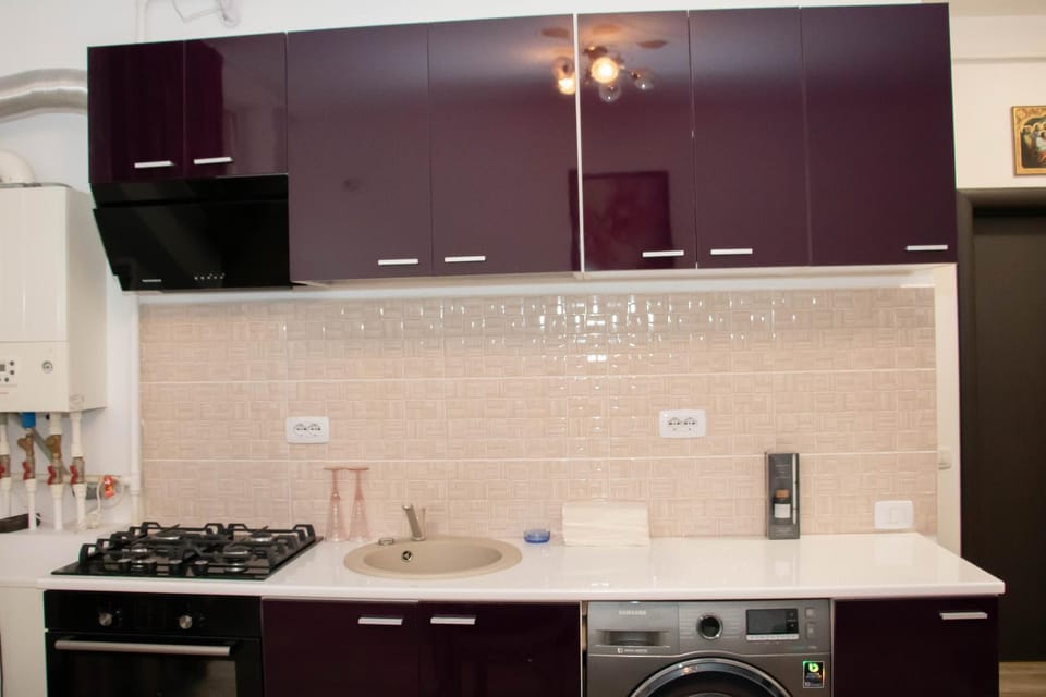 Apartament Capitala Militari Rosu Apartment in Bucharest