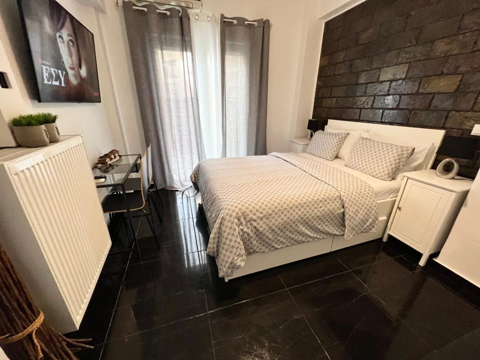 Beautiful Studio With Private Yard Apartment in Athens