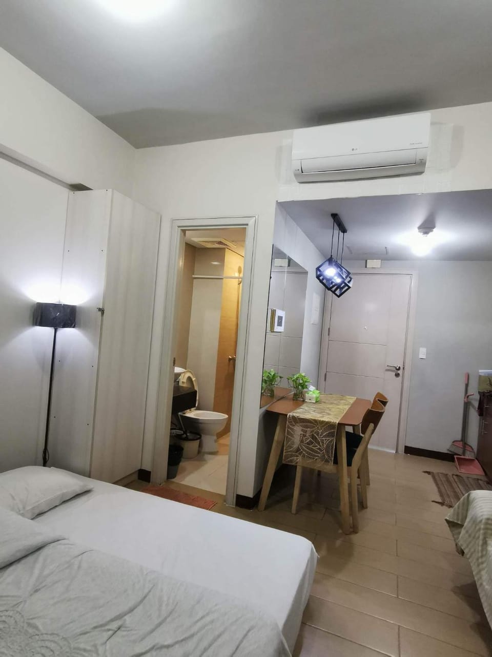 Staycation @150 Newport pasay city Apartment in Pasay