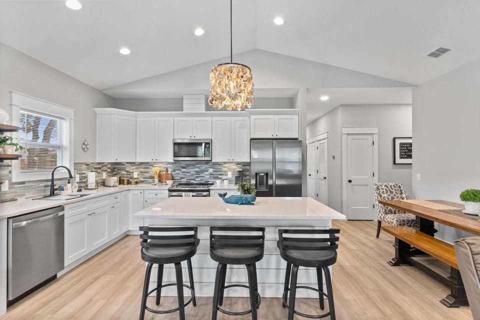 Kitchen or kitchenette, Living room, Dining area, Diving, kitchen