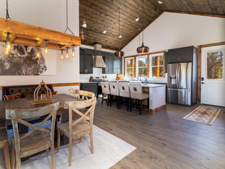 Dining area, kitchen