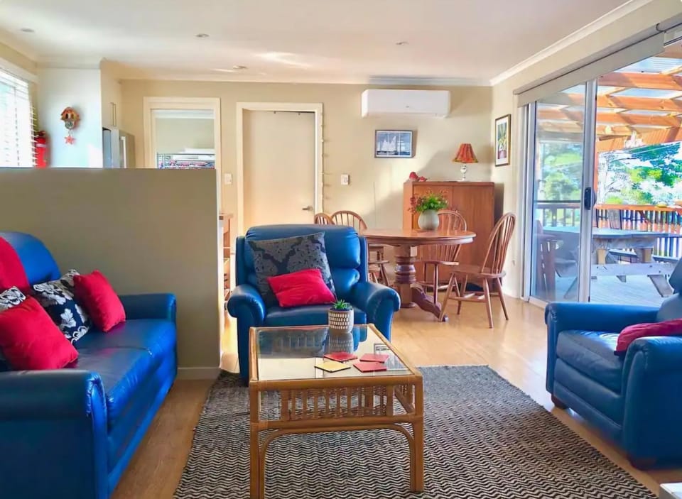 'Aisling' Beach House House in South Bruny