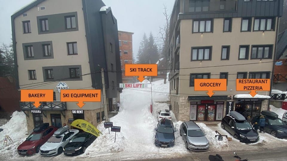 Property building, Restaurant/places to eat, Skiing, Skiing, View (from property/room), Street view, Supermarket/grocery shop, Quiet street view