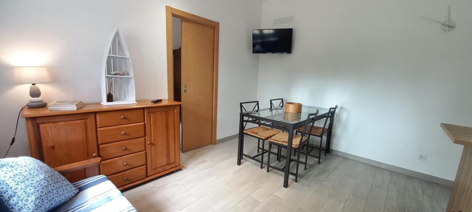 TV and multimedia, Living room, Dining area