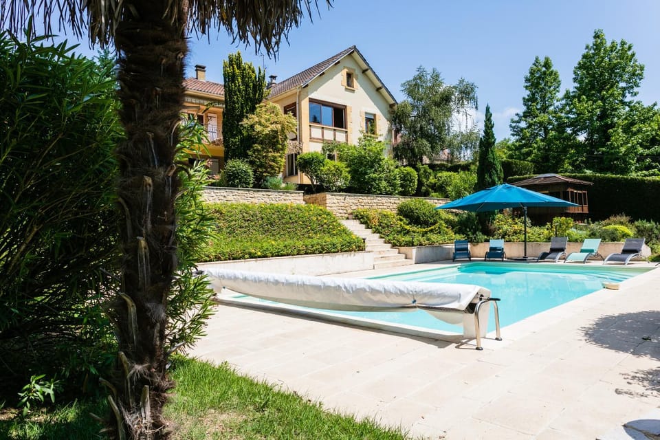 Property building, Garden, Pool view, sunbed