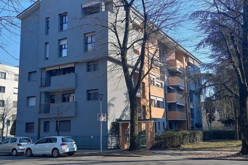 Property building, Street view
