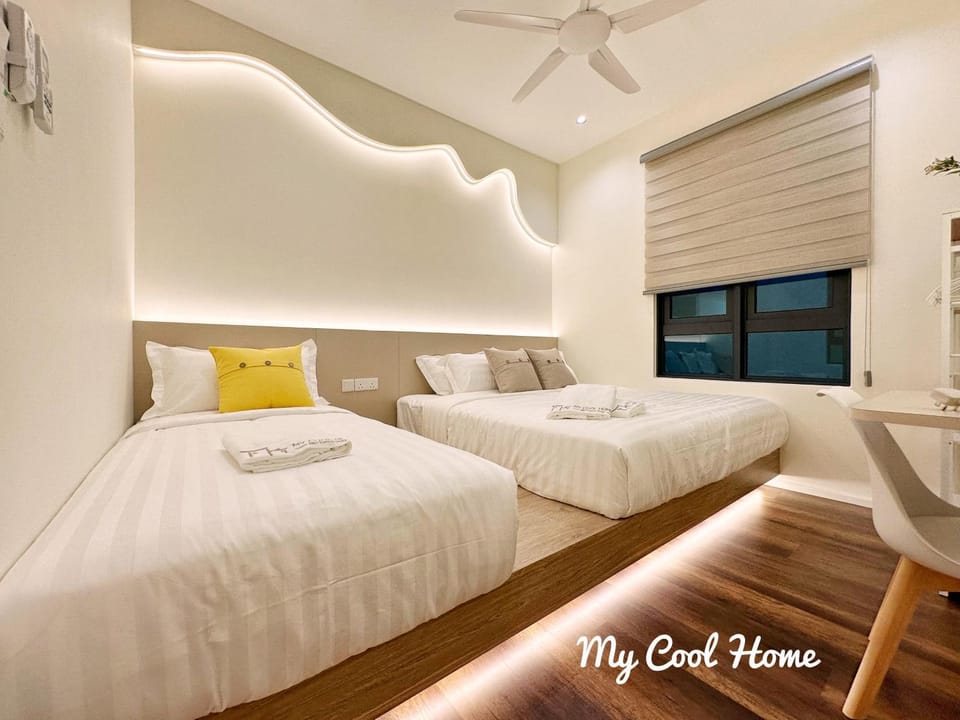 Bed, Photo of the whole room, Bedroom, fireplace, heating, air conditioner