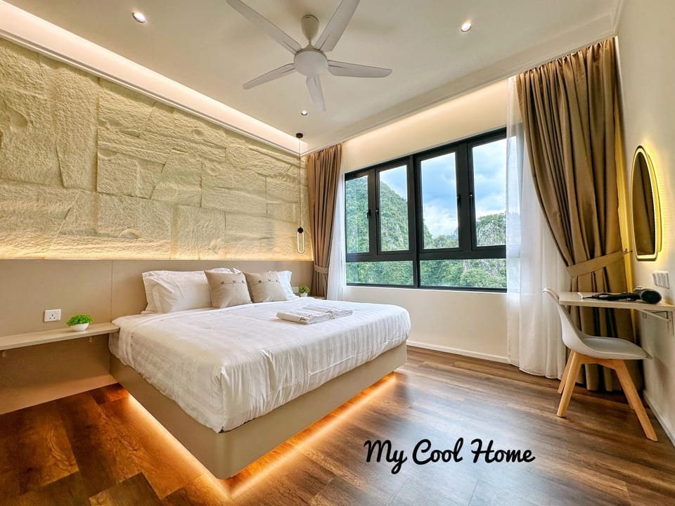 Bed, Photo of the whole room, Bedroom, fireplace, air conditioner