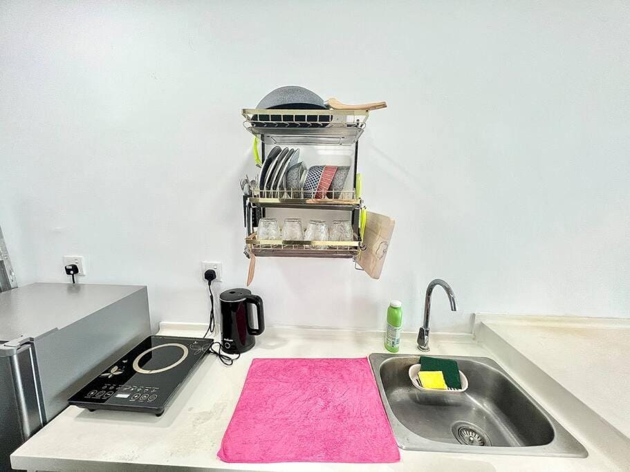 I Cozy home 1-5pax Setia Alam Trefoil Wifi TV SCCC Apartment in Selangor, Malaysia