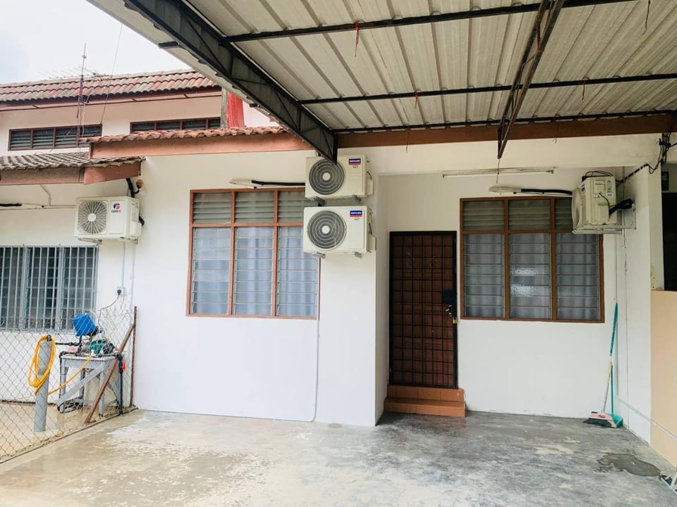 Property building, Day