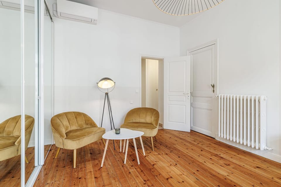 Elegant and Spacious 2 Bedroom in Menton Center Apartment in Menton