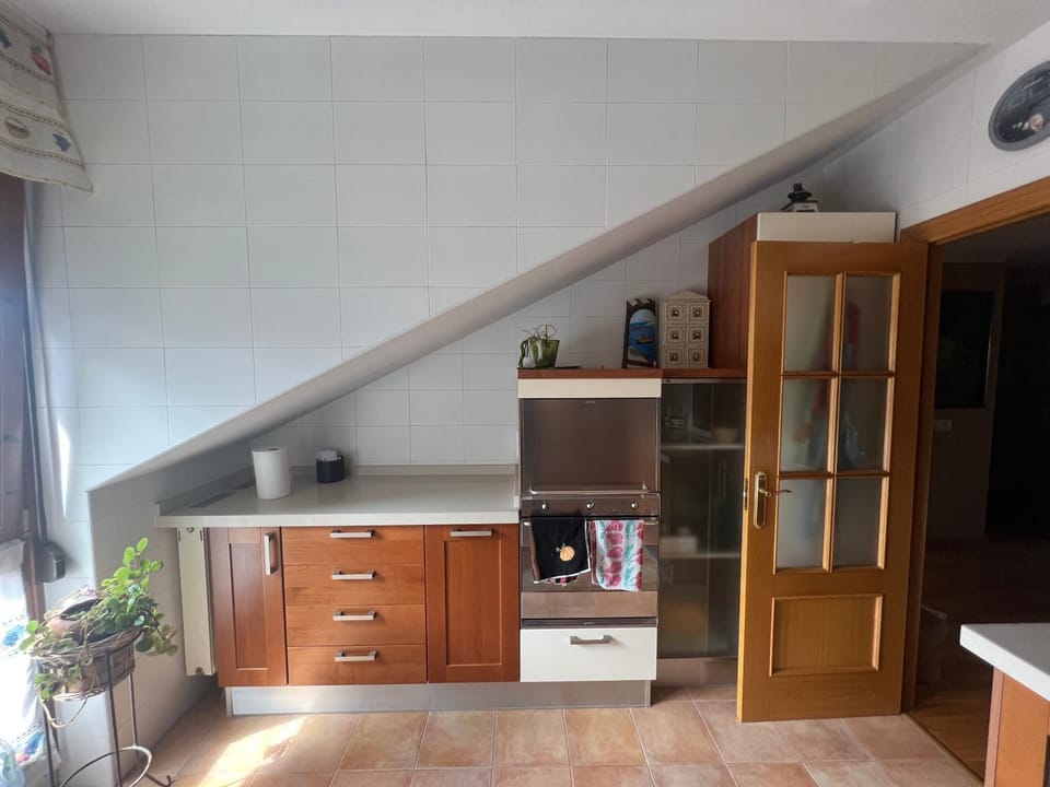 Kitchen or kitchenette, oven, wardrobe