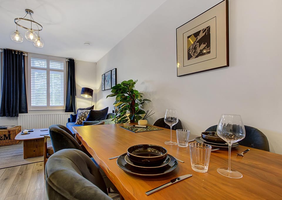 TV and multimedia, Living room, Dining area