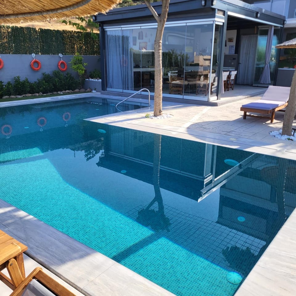 Day, BBQ facilities, Pool view, Swimming pool, sunbed
