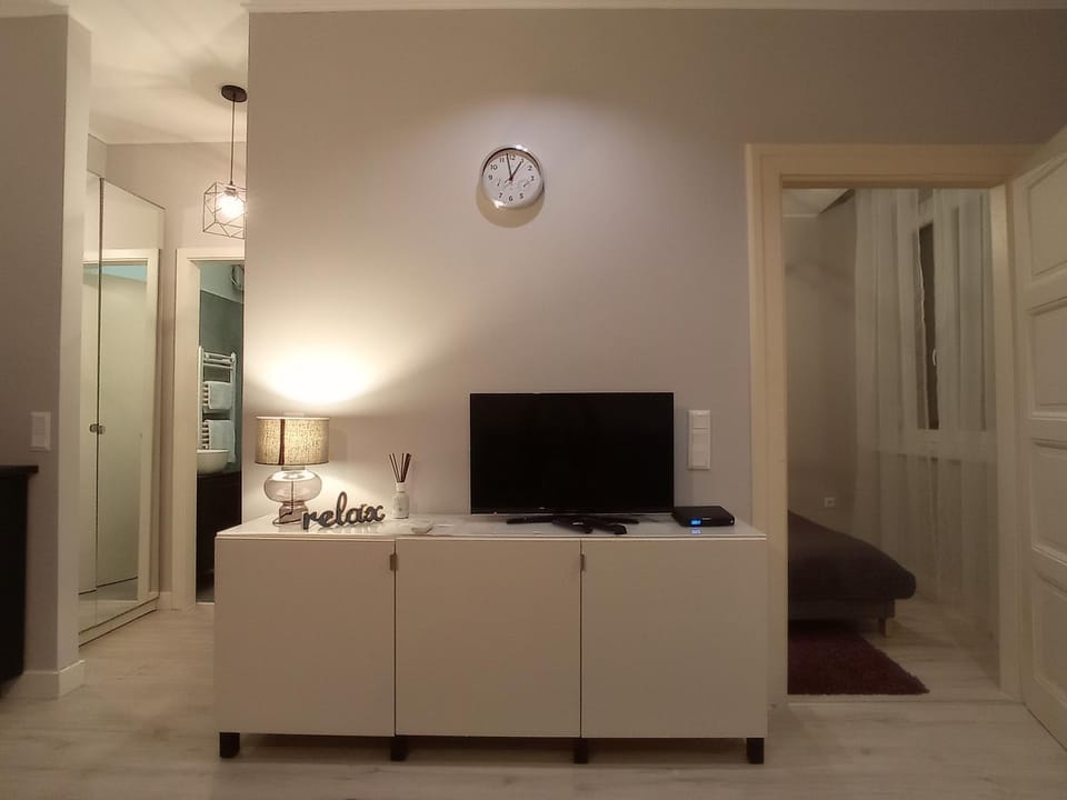 TV and multimedia, Photo of the whole room