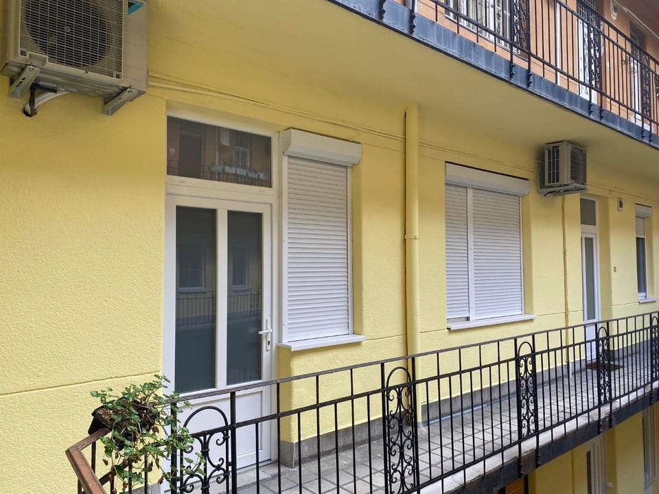 Property building, Balcony/Terrace