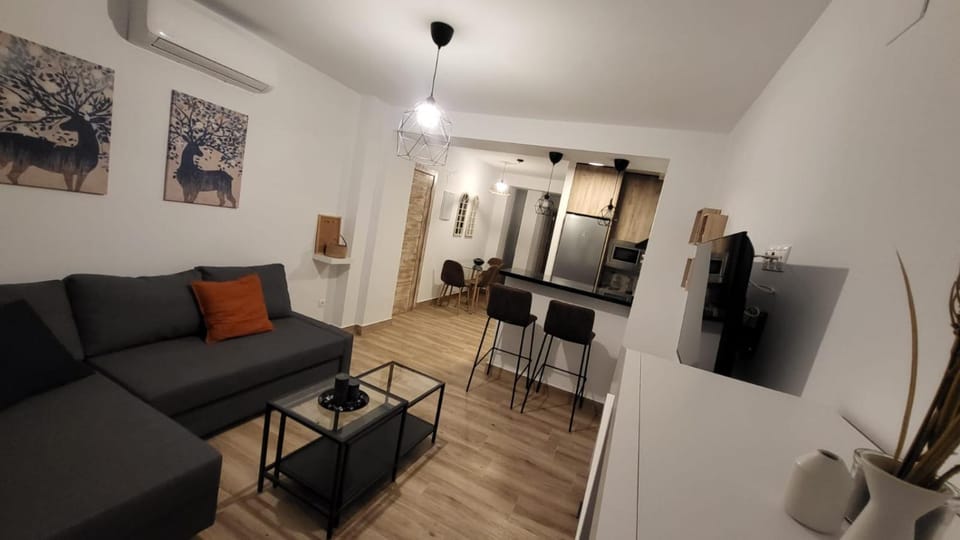 TV and multimedia, Living room, Evening entertainment