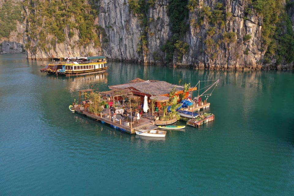 Nearby landmark, Day, Natural landscape, Activities, Lake view, River view
