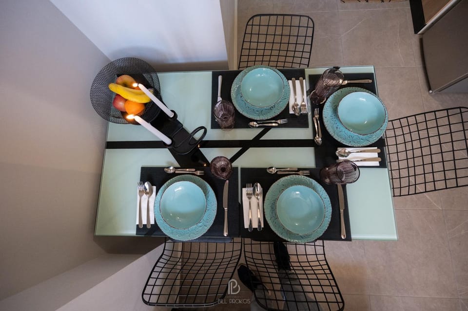Food and drinks, Dining area, Food