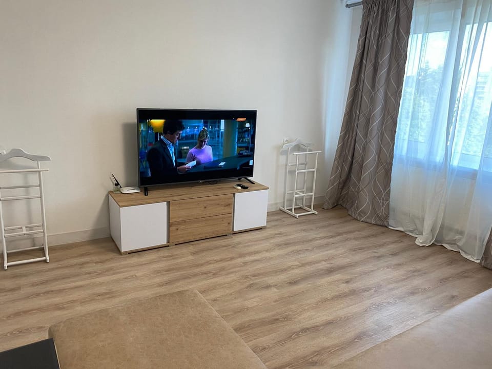 Communal lounge/ TV room, TV and multimedia, Evening entertainment