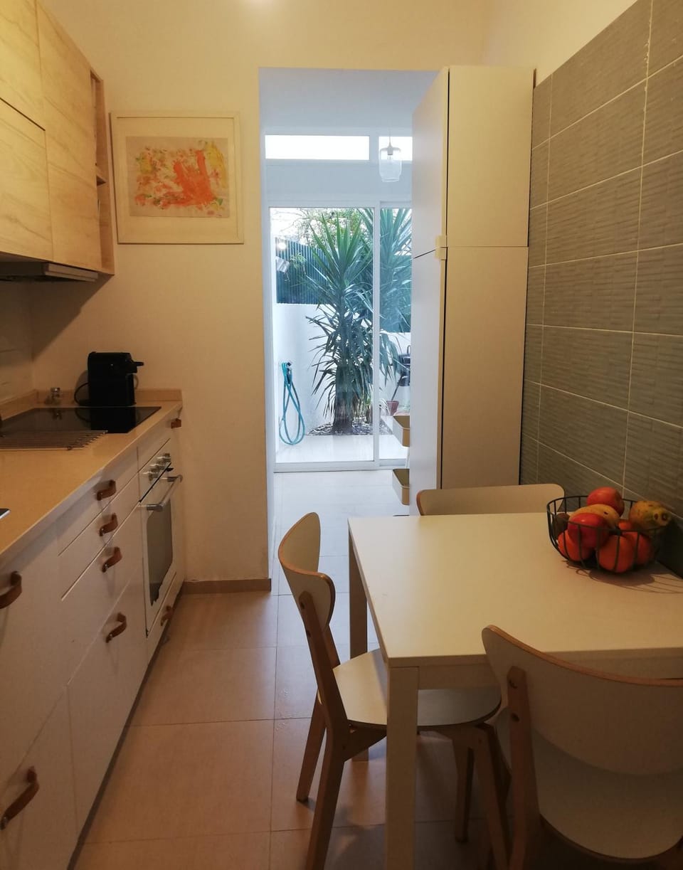 Apartamento encantador com pátio Apartment in Lisbon