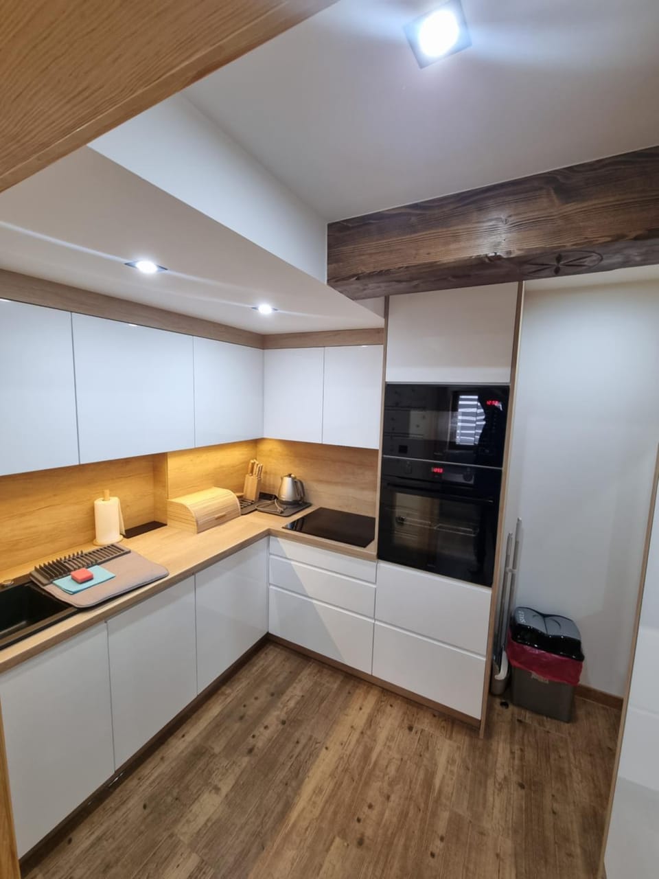 Kitchen or kitchenette, oven, stove