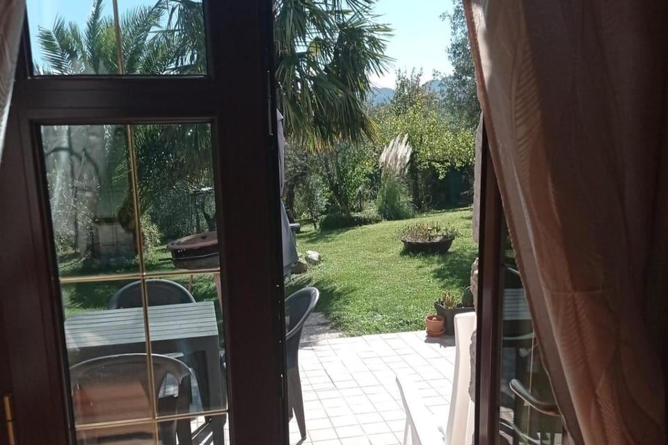 1-Bed Apartment Sleeps 2 - Free Parking and Garden Apartment in Lazio
