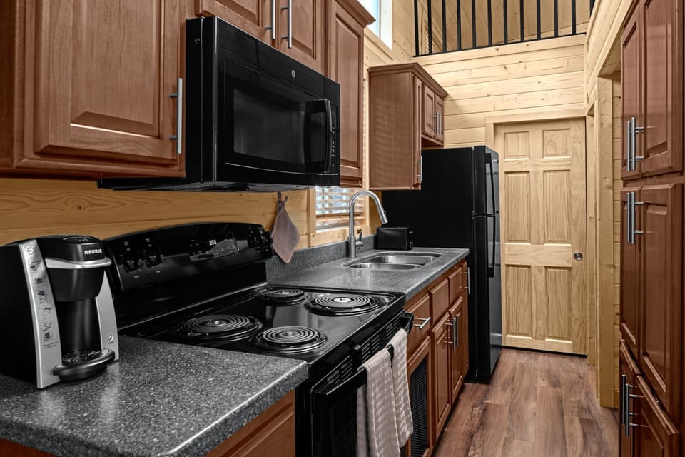 Kitchen or kitchenette, kitchen
