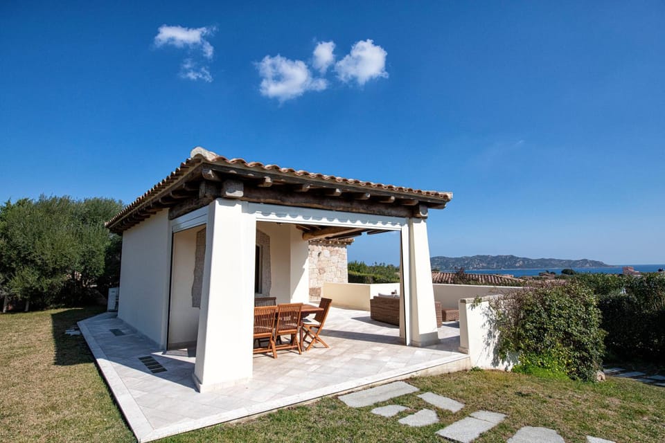 Property building, Patio, Day, Natural landscape, Dining area, Sea view
