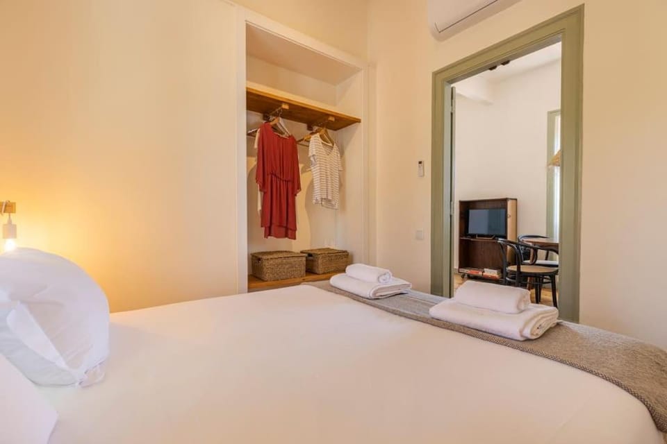 Bedroom, wardrobe