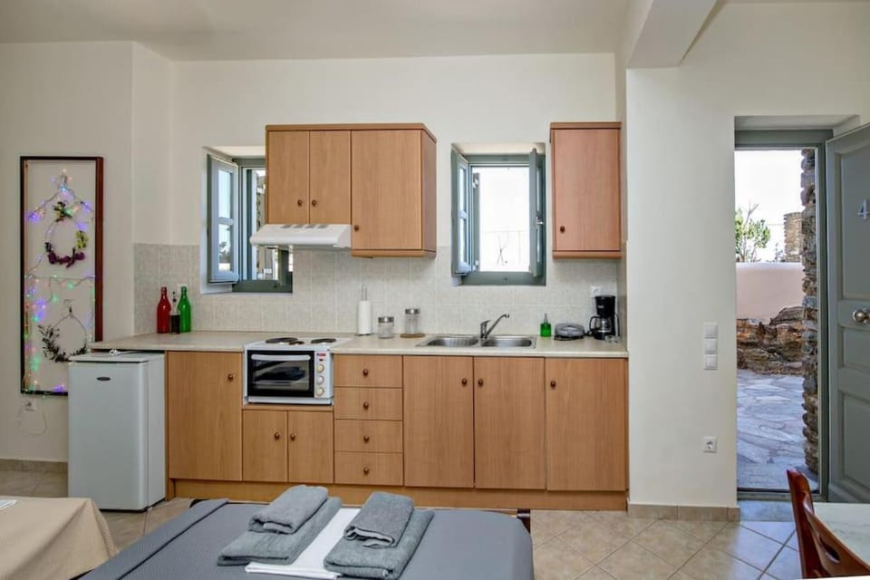 M. Houses 4 House in Decentralized Administration of the Aegean