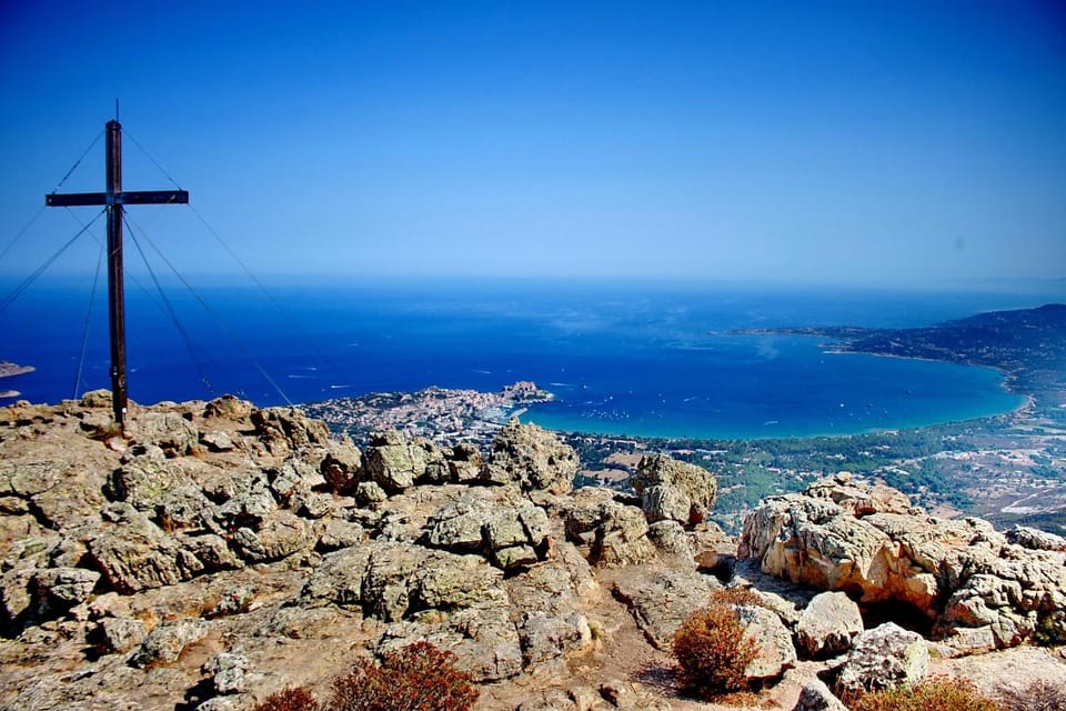 Nearby landmark, Natural landscape, Mountain view, Sea view