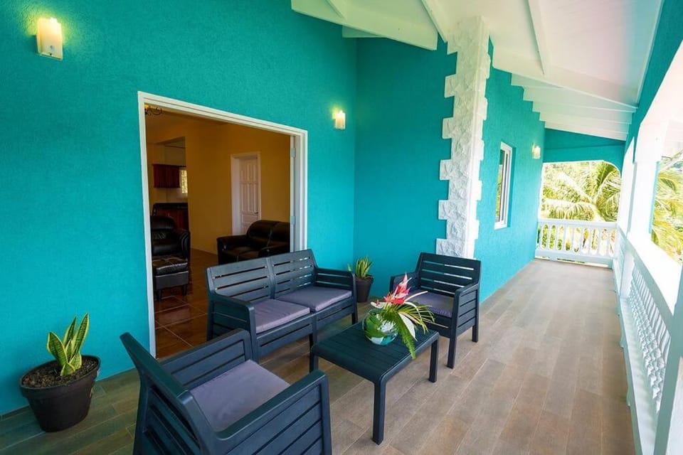 Sapphire Villa 2 - Pitons & Ocean Views + Beach House in Caribbean
