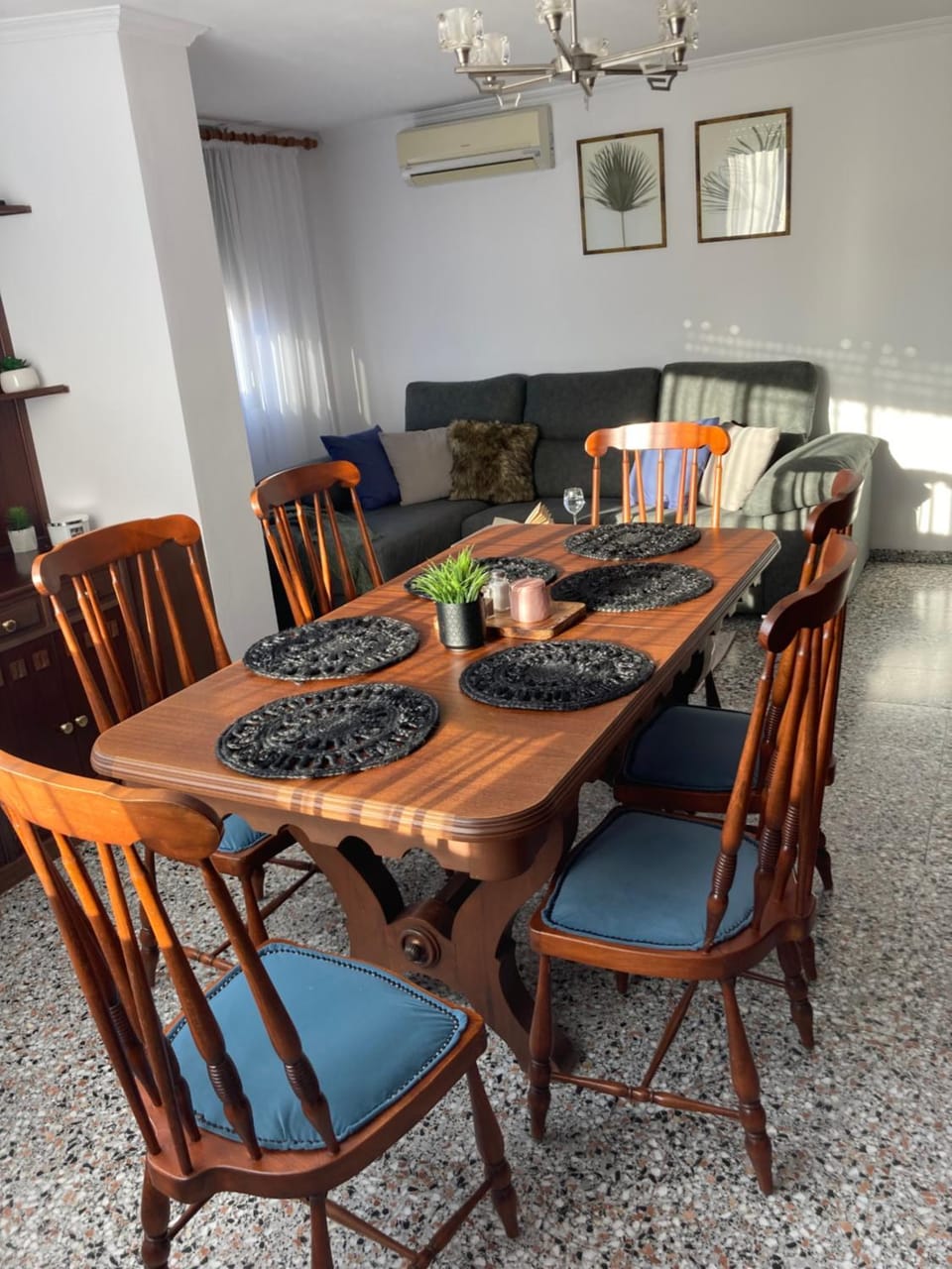 Living room, Dining area