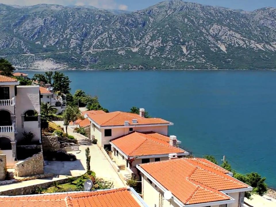 Property building, Day, Mountain view, Sea view